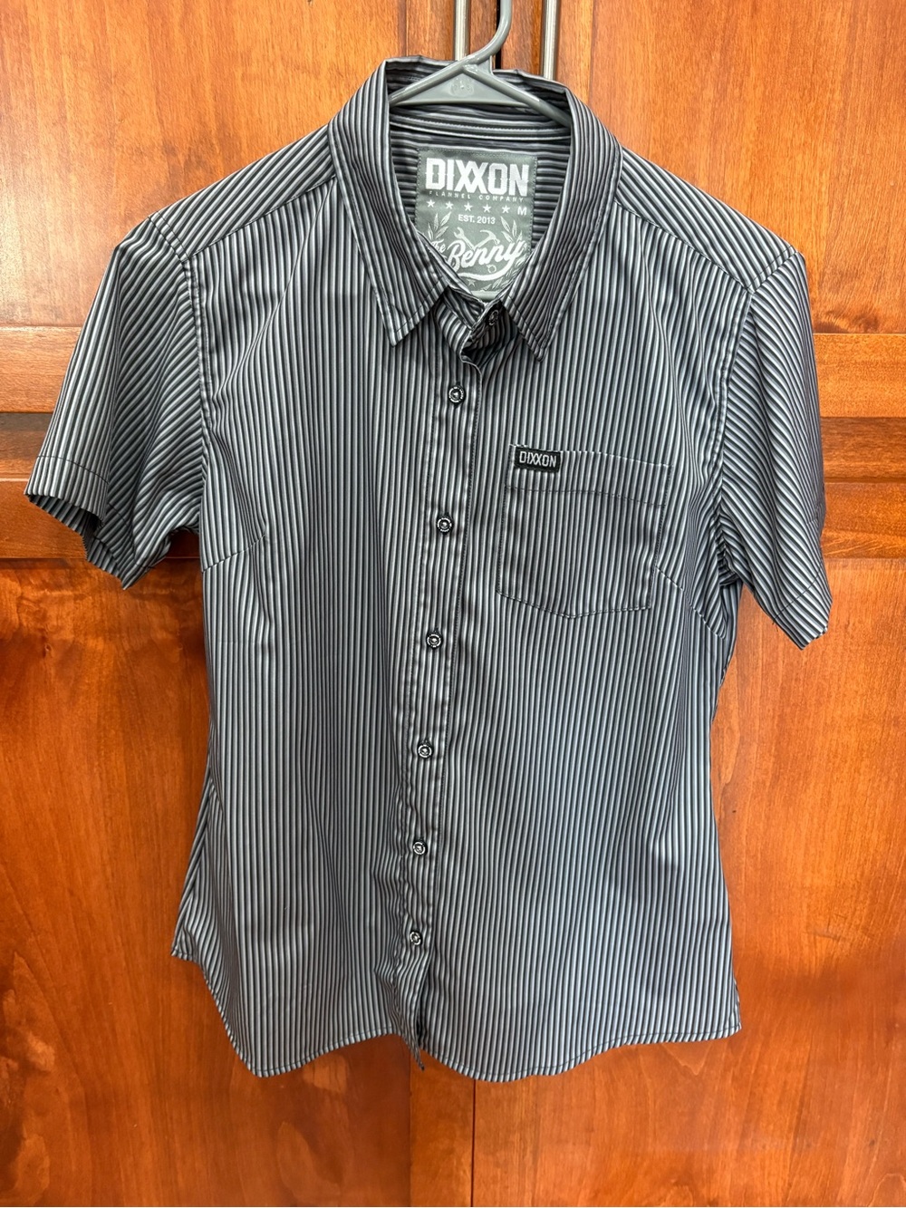 DIXXON womens largeThe Benny Black & White Pinstripe Short Sleeve Button-Up Shir